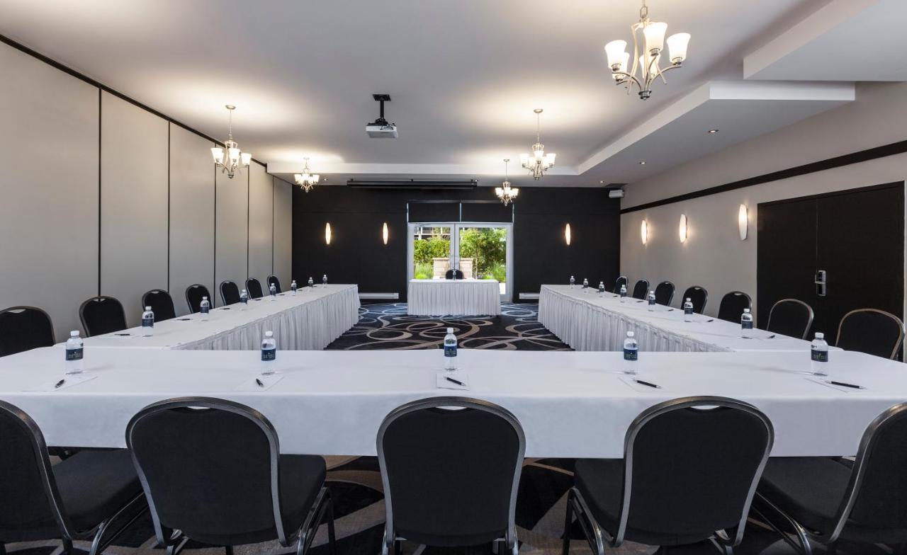 Imperia Hotel Et Suites Terrebonne Zewnętrze zdjęcie