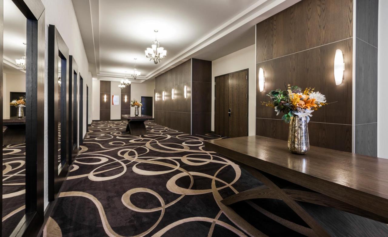 Imperia Hotel Et Suites Terrebonne Zewnętrze zdjęcie