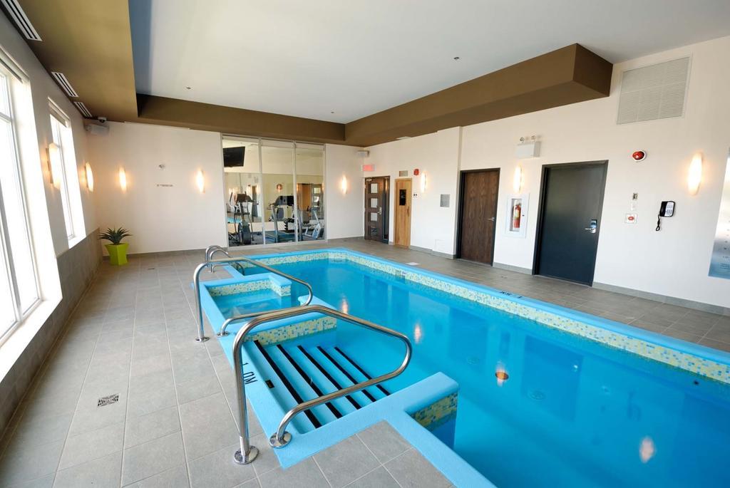 Imperia Hotel Et Suites Terrebonne Zewnętrze zdjęcie