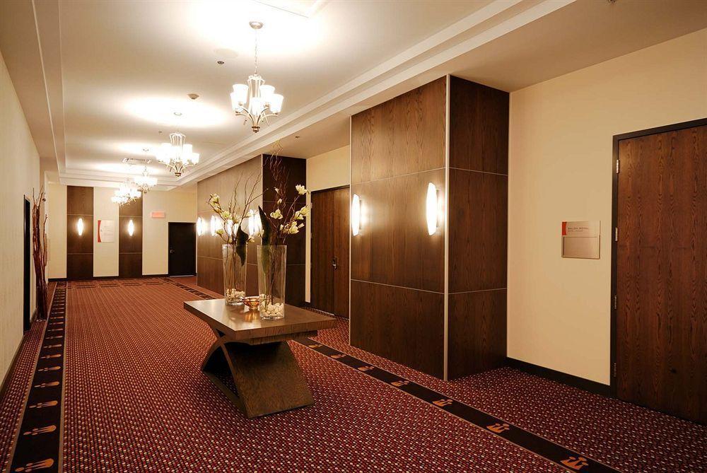 Imperia Hotel Et Suites Terrebonne Zewnętrze zdjęcie