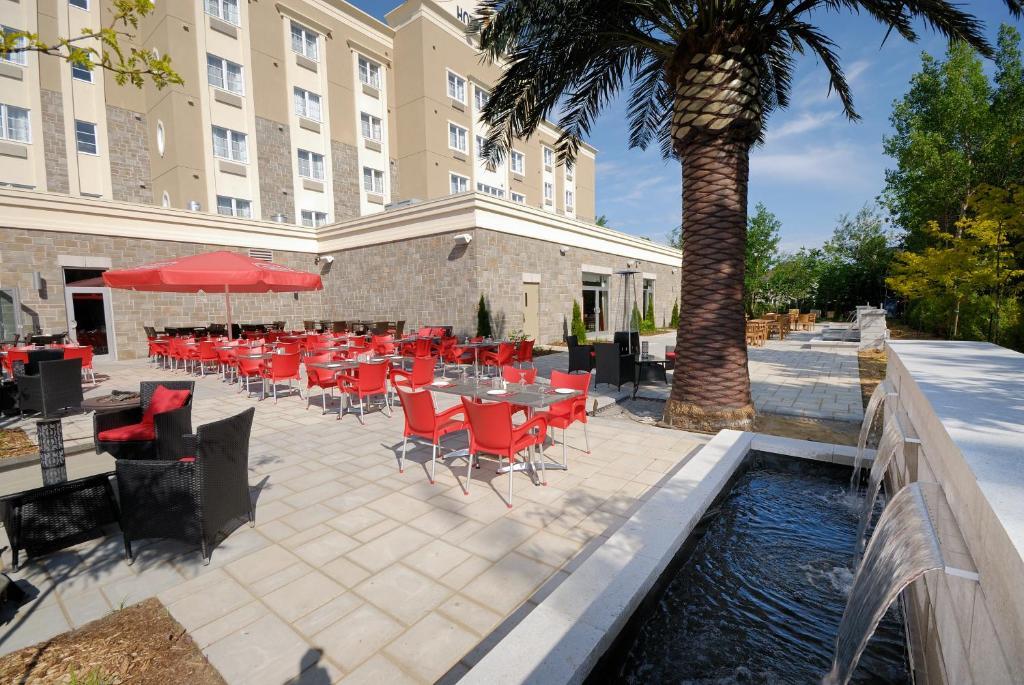 Imperia Hotel Et Suites Terrebonne Zewnętrze zdjęcie