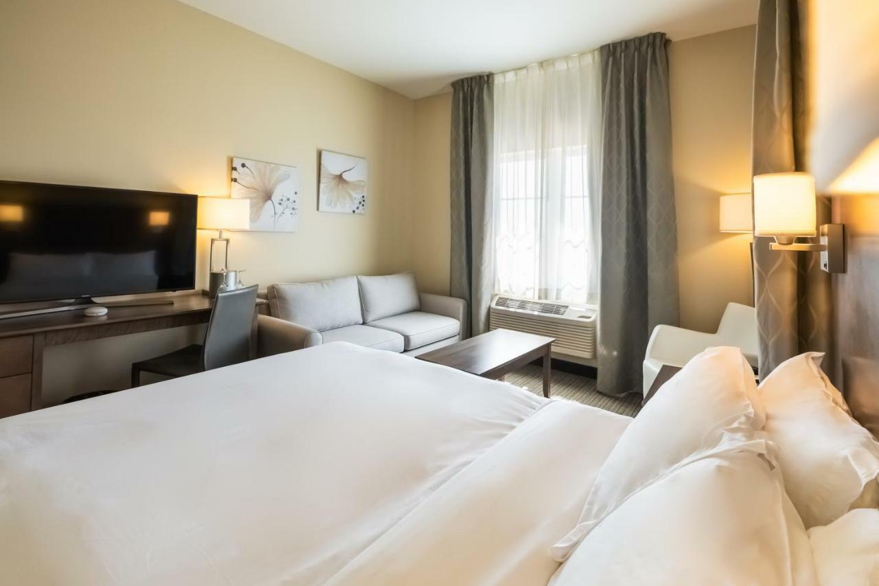 Imperia Hotel Et Suites Terrebonne Zewnętrze zdjęcie