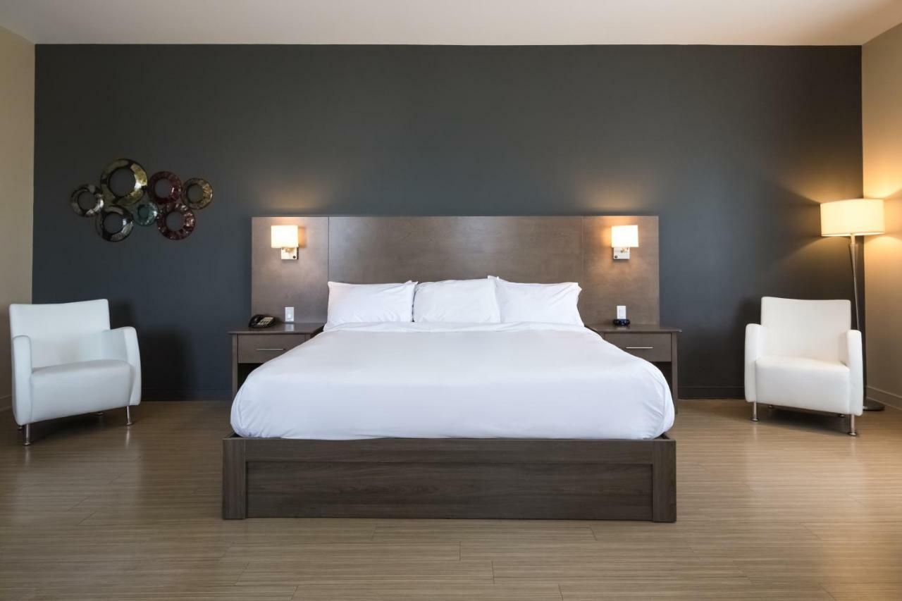 Imperia Hotel Et Suites Terrebonne Zewnętrze zdjęcie