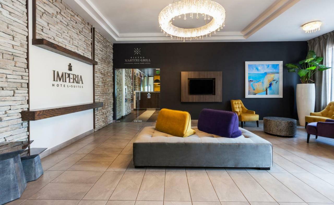 Imperia Hotel Et Suites Terrebonne Zewnętrze zdjęcie